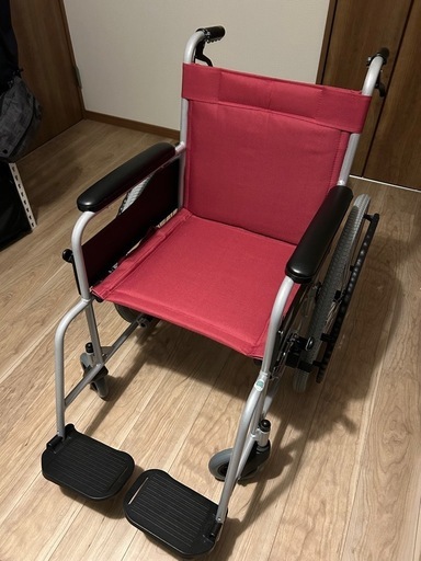 お引き取り決定しました　車椅子　miwa商事　 赤　キレイ