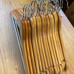 美品‼️木製ハンガー　15本まとめての画像