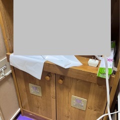 テカップボード