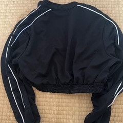 クロップトップ の画像