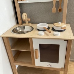 引渡し決定済:木製キッチン　ままごと　調理用具つき　
