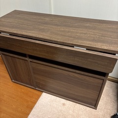 折り畳み式の机の画像