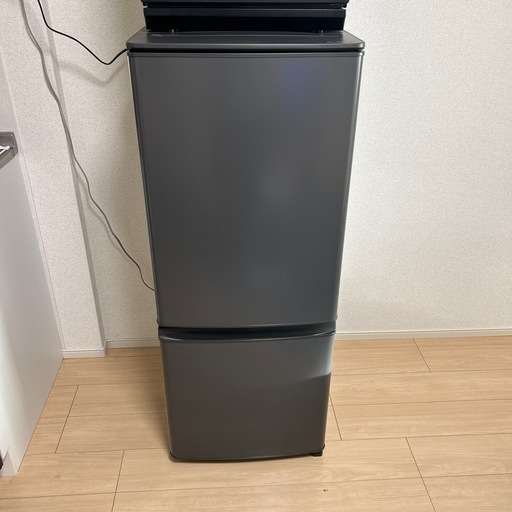 三菱冷蔵庫(146L)  直接引き取りお願いします。