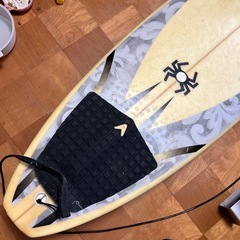 スパイダーのショートボードの画像