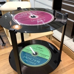 レコード柄のガラステーブルのご紹介です！！！