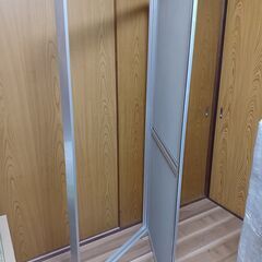 開き戸用の網戸　枠付きの画像