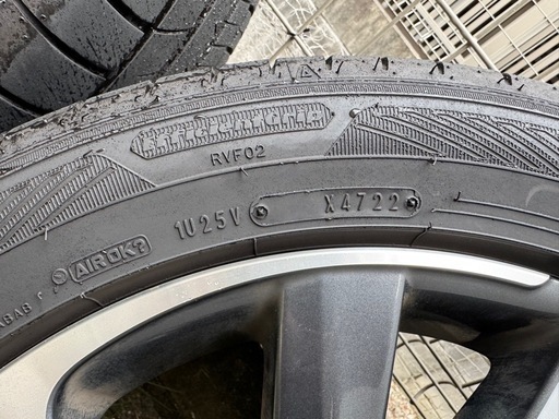 R18 235/50 ハリアーターボホイール　goodyear RVF02 バリ溝