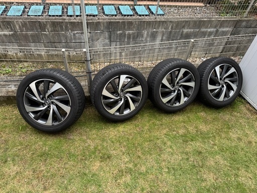 R18 235/50 ハリアーターボホイール　goodyear RVF02 バリ溝