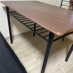 ダイニングテーブル4人掛けの画像