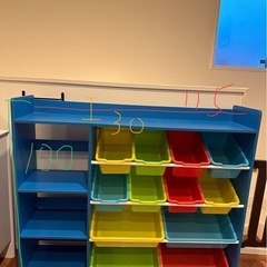 おもちゃ収納棚