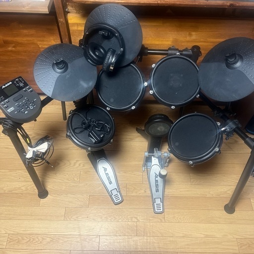 2024.11.29まだあります！ALESIS  NITRO  MESH  KIT 電子ドラム