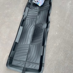 【日本製】消臭ができるミニバン用 バケットマット フロアマット 3D 立体マット 防水 リア用 汎用 カーマット 汚れ防止 ゴム 水洗い 後部座席 ２列目 3列目の画像