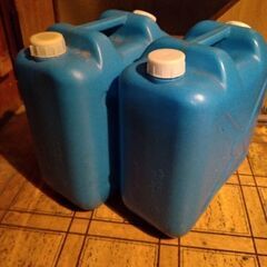 ポリタンク（2個）