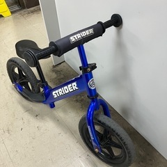 ☆値下げ☆取引場所 南観音 O2409-614 STRIDER12 日本正規品 ブルーメタリック 対象年齢1歳半から5歳 対荷重27Kg以下 キズ汚れありの画像