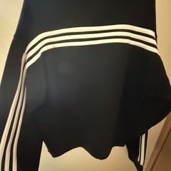 adidas長袖の画像