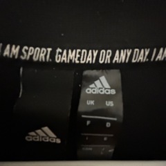 adidas長袖の画像