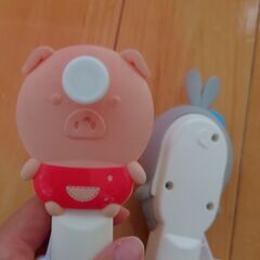ダイソーの手動ハンディーファン2種類の画像
