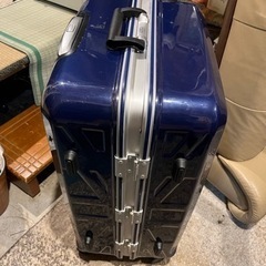 スーツケース　青の画像