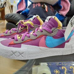 【U2431】⚫️スニーカー NIKE✕SACAI✕KAWS D...