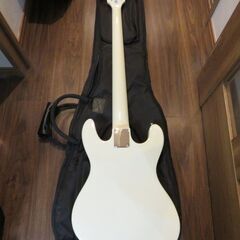 GrassRoots ベース　フレットレスに改造ありの画像