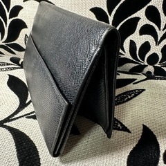 今なら20%引き！BVLGARI 黒 レザー 三つ折り財布クラシック 折り ビーゼロ EZ721の画像