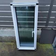 滑り出しサッシ　新品