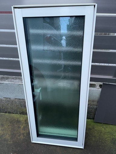 滑り出しサッシ　新品