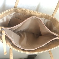 ETHIQUE① エティーク　 ハンドバッグ　トート　おしゃれ　光沢の画像