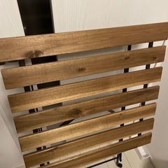 木製テーブル