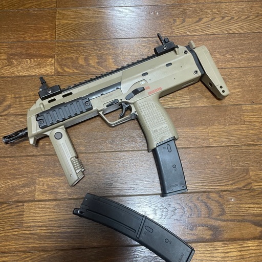 東京マルイ　ガスブロ　MP7 予備マガジン付き