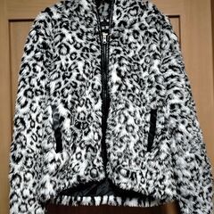 【未使用品】男物（Mなので女性でもOK)フード付き起毛ヒョウ柄ジ...