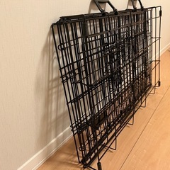 持ち運びできるペットケージの画像