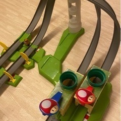 ホットウィール マリオカート サーキット    マリオカー、ルイジーカーつき。の画像