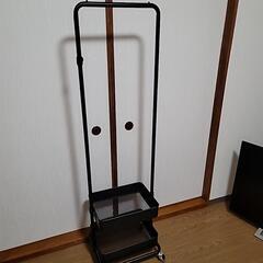 【差し上げます】ハンガーラック(カゴ、キャスター付き)の画像