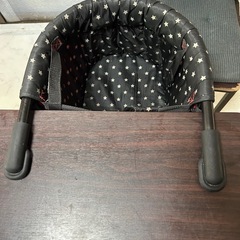 机につける椅子の画像