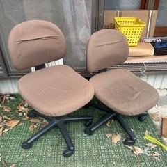 椅子（2脚）の画像