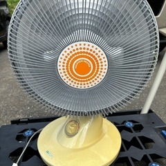 扇風機型電気ヒーター
