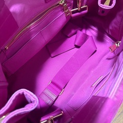 PRADA カナパの画像