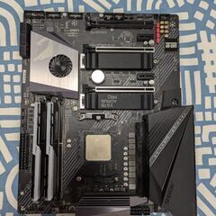 Gigabyte X570 Aorus Pro and 4 more PC partsの画像
