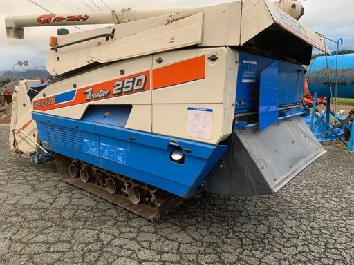 HL2400G▲イセキ！コンバイン！刈り刃スペアあり！400×90×40？クローラー 値下げ交渉！3条部品取りに HL2400G△イセキ！コンバイン！刈り刃スペアあり！400×90×40