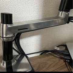 【モニターアーム付き】Dell U3223QE モニター　monitorの画像