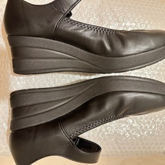ヒールパンプス
