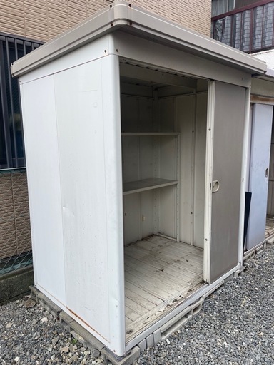 ビニトップ物置 H2,090×W1,780×D1,280mm カギ付き