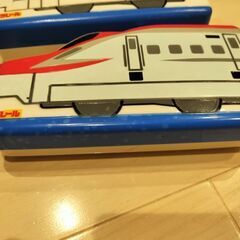 お弁当箱　はやぶさ　こまちの画像