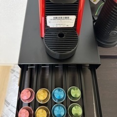 ネスプレッソエッセンサミニ3点セットミルクスチーマーと収納付きカプセルプレゼントの画像