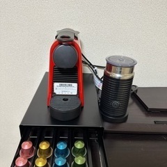 ネスプレッソエッセンサミニ3点セットミルクスチーマーと収納付きカ...