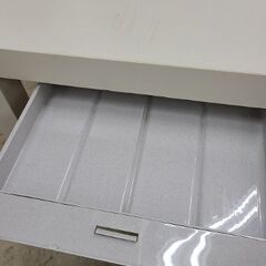 J7648　IKEA　イケア　サイドテーブル　LACK21072　ホワイト　クリーニング済　【リユースのサカイ柏店】　参考価格1,299円の画像