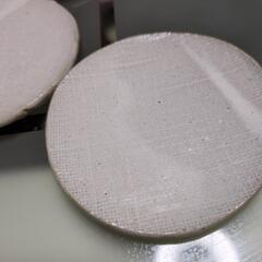 丸い食器 小さいプレートの画像