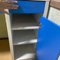 IKEA　学習机　デスクの画像