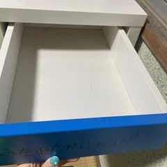 IKEA　学習机　デスクの画像